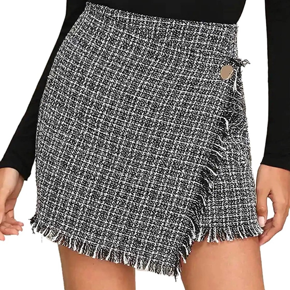 Black and white mini skirt